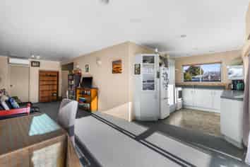 60 Osier Road, Greenmeadows