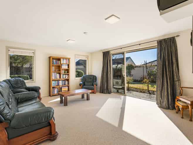 10 Henderson Drive, Alexandra