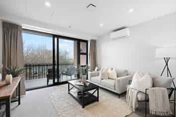 2/33 Liverpool Street, Hamilton Central