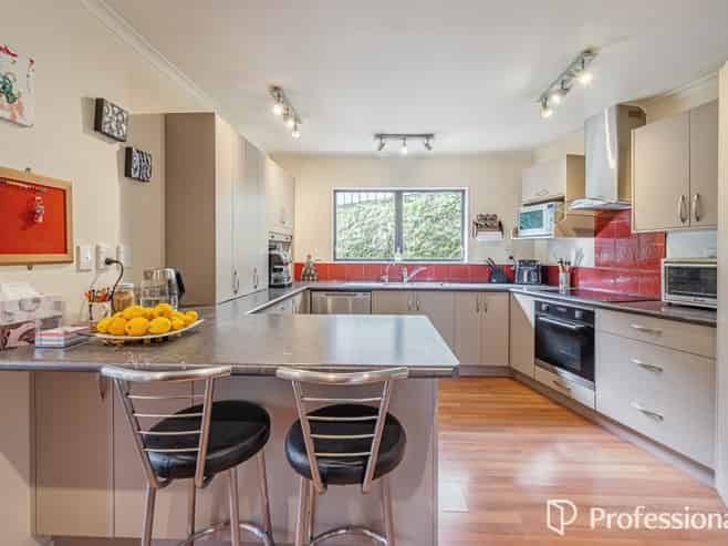 15C Glen Road, Stokes Valley