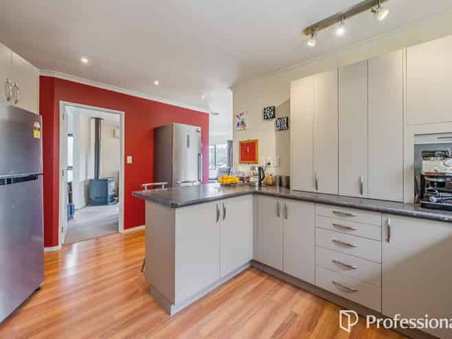 15C Glen Road, Stokes Valley