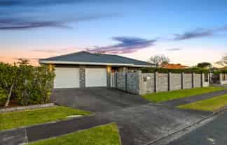 12 Suncrest Drive, West Harbour