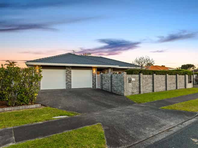 12 Suncrest Drive, West Harbour