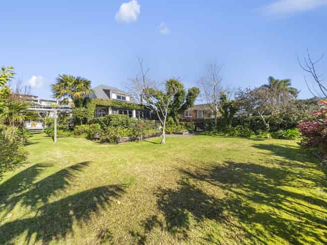 95 and 97 Beach Road, Otumoetai