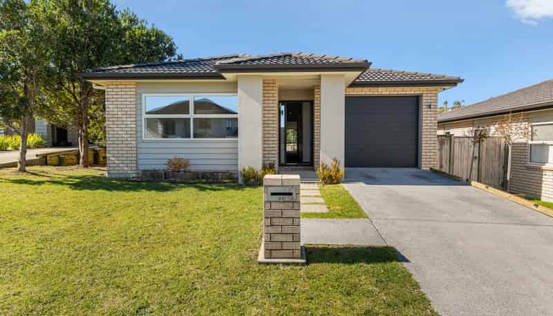 81 Maylee Crescent, Gulf Harbour