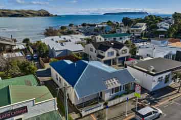 MEDICAL/PROFESSIONAL PREMISES - FOR SALE OR LEASE