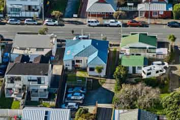 MEDICAL/PROFESSIONAL PREMISES - FOR SALE OR LEASE