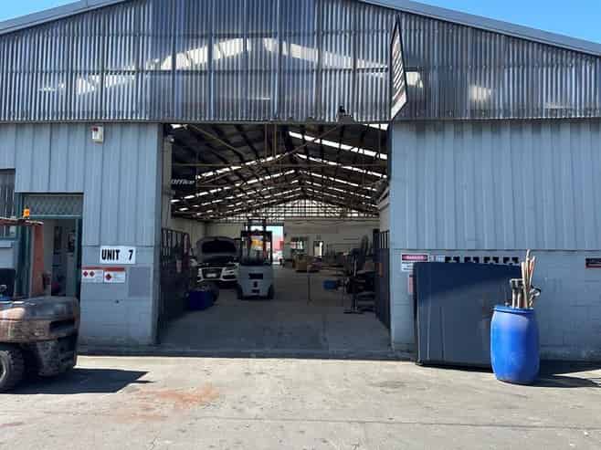 Neilson Street Industrial with Drive-Around Access