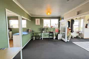 12 Lewis Road, Pakuranga