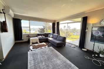12 Lewis Road, Pakuranga