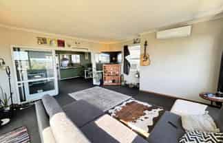 12 Lewis Road, Pakuranga