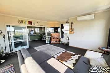 12 Lewis Road, Pakuranga
