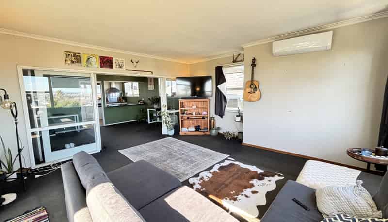12 Lewis Road, Pakuranga
