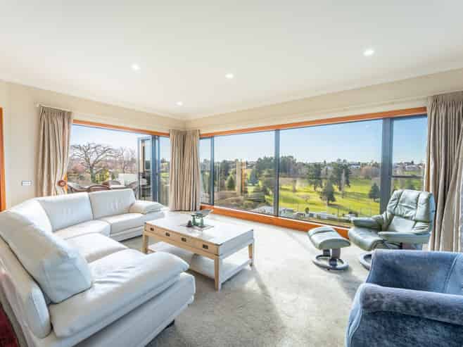 18 Kitchener Square, Highfield