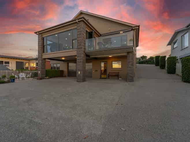 18 Kitchener Square, Highfield