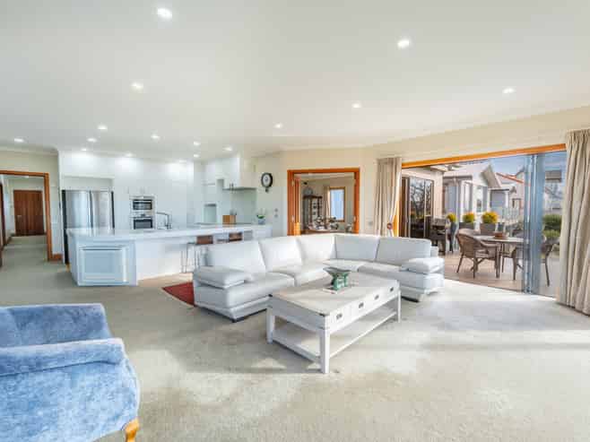 18 Kitchener Square, Highfield