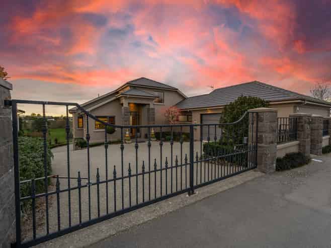 18 Kitchener Square, Highfield