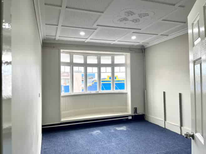 FREEHOLD HIGH YIELD TOWN CENTRE PROPERTY
