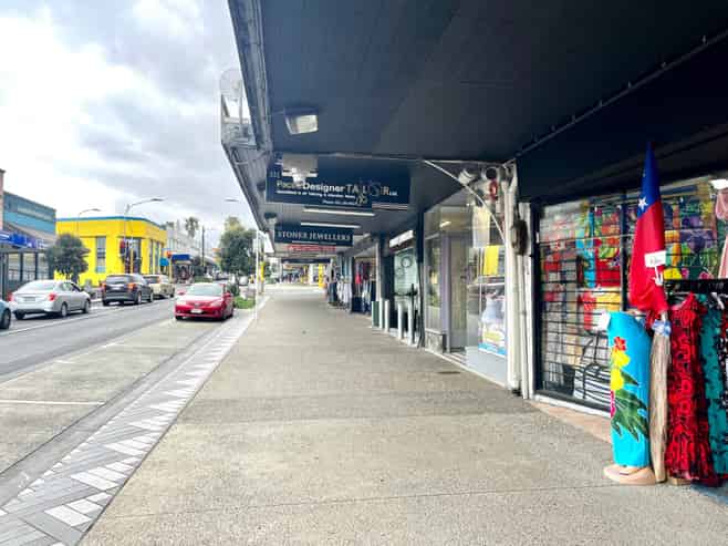 FREEHOLD HIGH YIELD TOWN CENTRE PROPERTY
