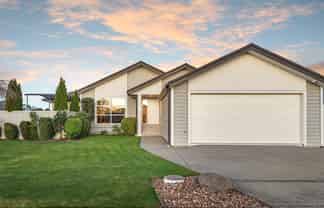 42 Travis Country Drive, Burwood