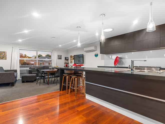 42 Travis Country Drive, Burwood