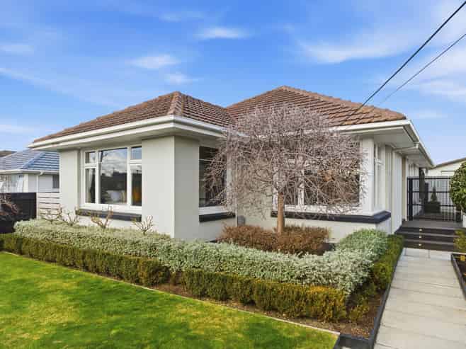 2 Sabina Street, Shirley