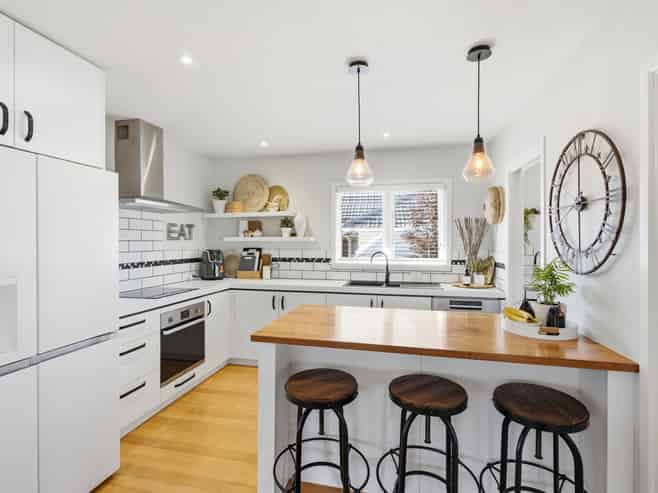2 Sabina Street, Shirley