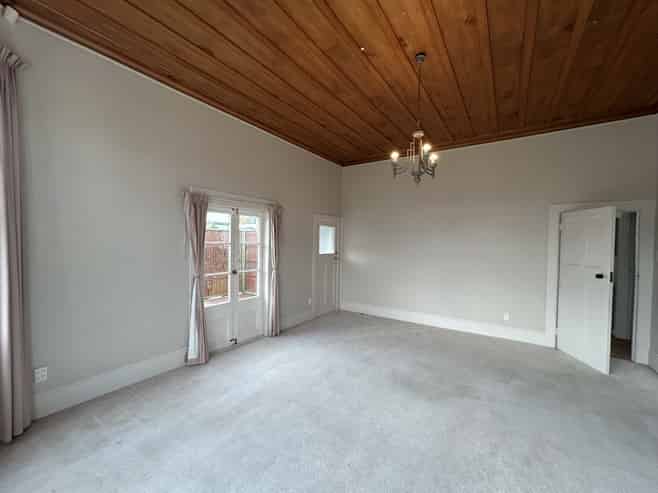 25 Nelson Crescent, Napier South