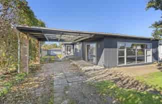 25 Brookes Terrace, Waitara