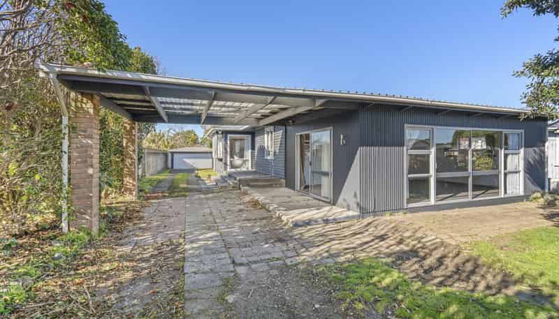 25 Brookes Terrace, Waitara