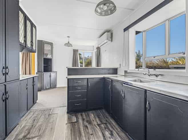 25 Brookes Terrace, Waitara