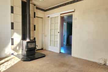 866 State Highway 7, Dobson