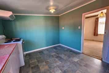 866 State Highway 7, Dobson