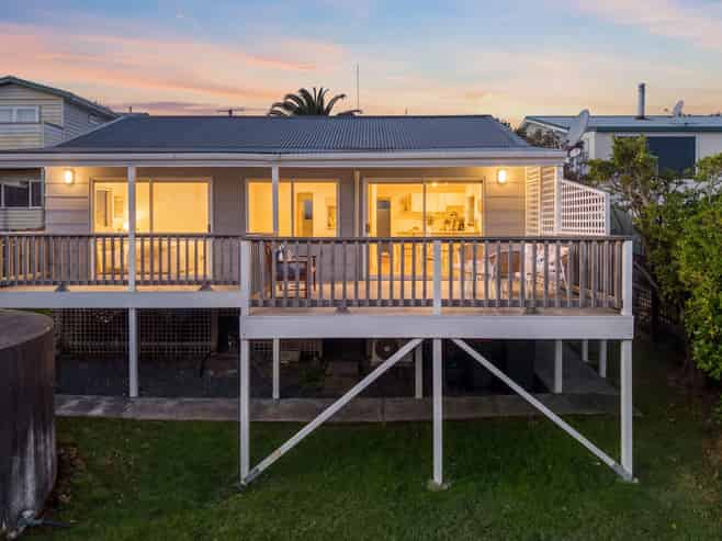31 Shakespear Road, Army Bay