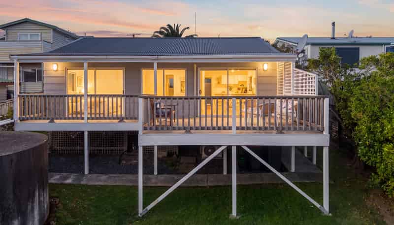 31 Shakespear Road, Army Bay