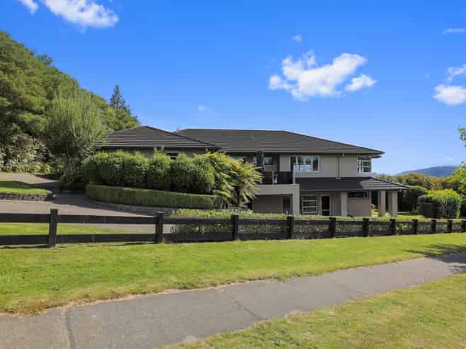 1 Locheagles Rise, Kinloch