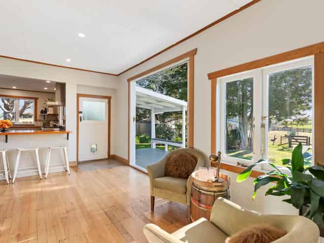 371 Seagrove Road, Waiau Pa