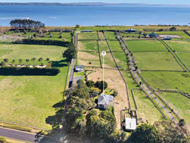 371 Seagrove Road, Waiau Pa