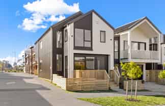 6 Tikati Rise, Long Bay
