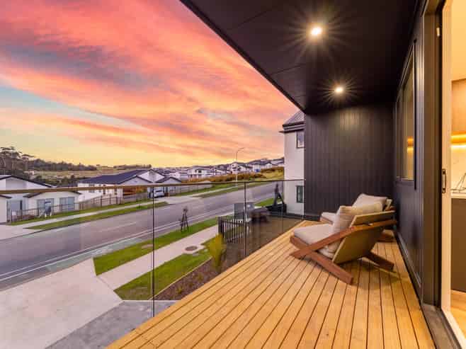 242F  West Hoe Heights, Orewa