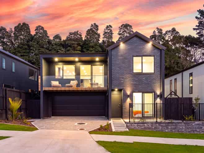 242F  West Hoe Heights, Orewa