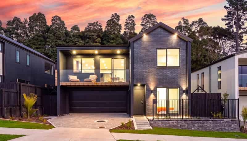 242F  West Hoe Heights, Orewa
