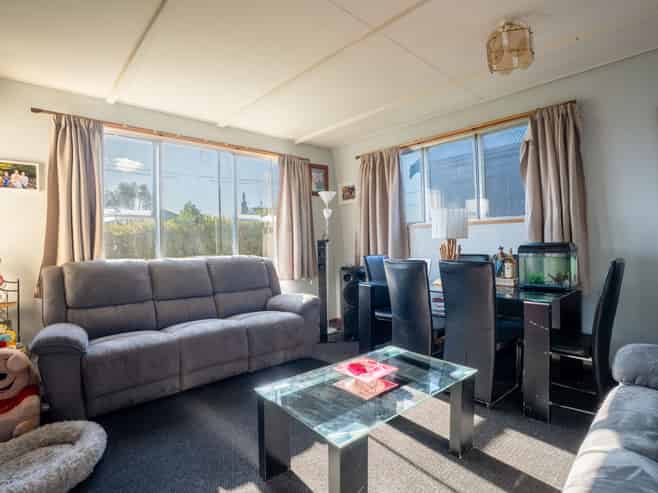 15 De Carle Street, SAINT KILDA