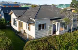15 De Carle Street, SAINT KILDA