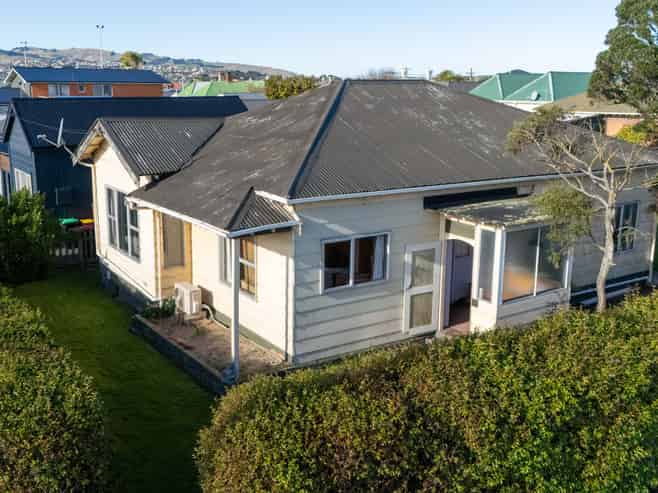 15 De Carle Street, SAINT KILDA