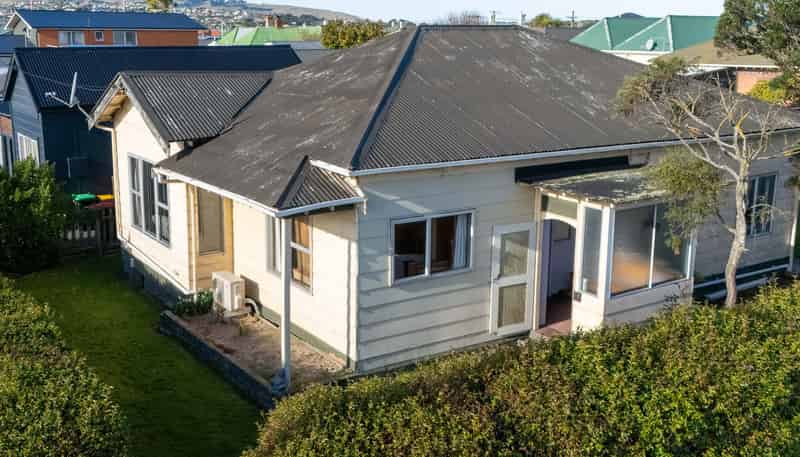 15 De Carle Street, SAINT KILDA