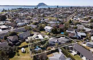 67 Smiths Road, Matua