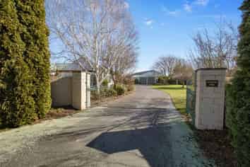 1 Farm Road, Allenton