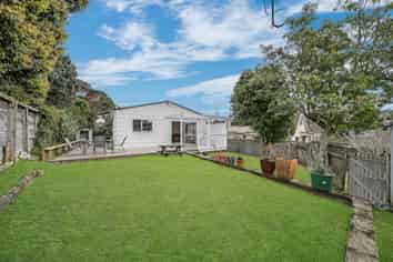 2/125 Beach Haven Road, Beach Haven