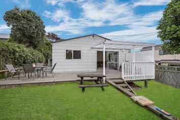 2/125 Beach Haven Road, Beach Haven